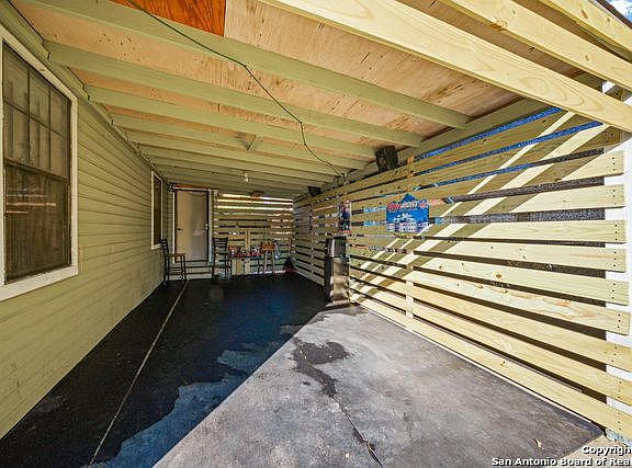 4th image of 919 Green St