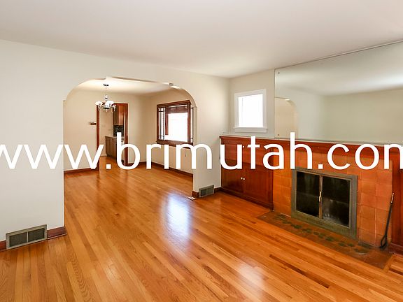 4th image of 1383 E Emerson Ave