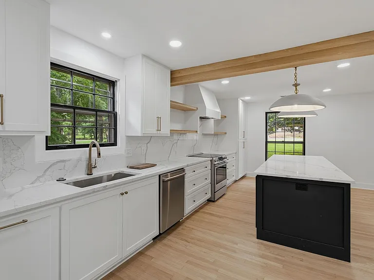 714 Davidson Rd — Photo 9