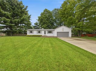 1734 Shannon Cir, Mineral Ridge, OH 44440