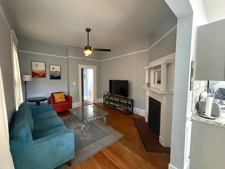 311 E 40th St #1/2 — Photo 3