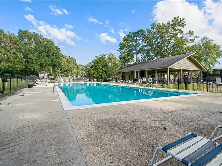 Riverbend Dr — Photo 10