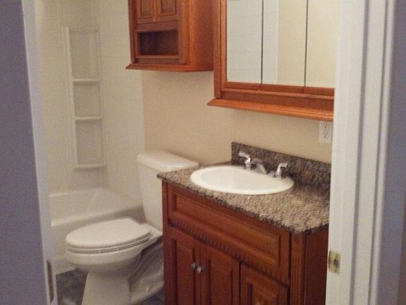 5th image of 731 Pecan Ln