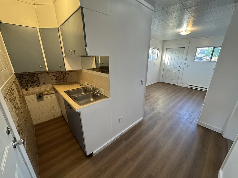 1033 W Columbia Ave #B — Photo 3
