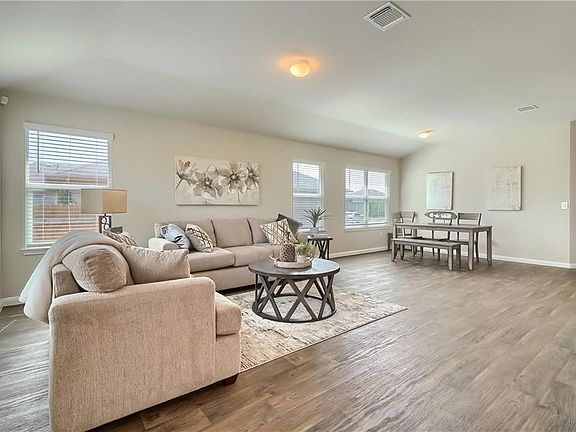 5th image of 114 Harlan Dr
