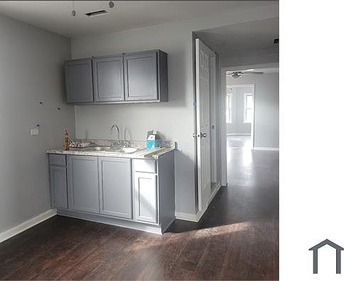 4th image of 9721 S Avenue L #3