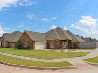 8112 SW Cherokee Ave, Lawton, OK 73505