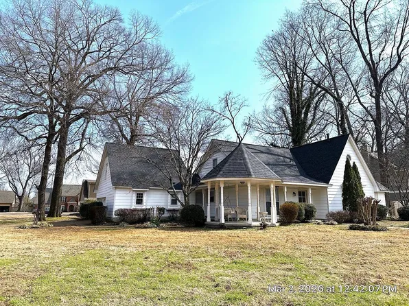 1880 Newfields Rd, Germantown, TN 38139