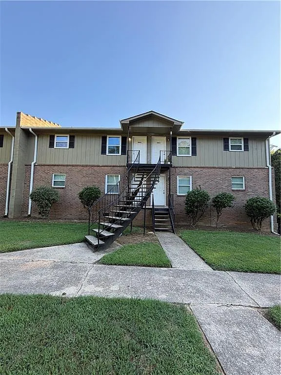 2 bed, 1.0 bath, 924 sqft, $1,250 — Photo 1