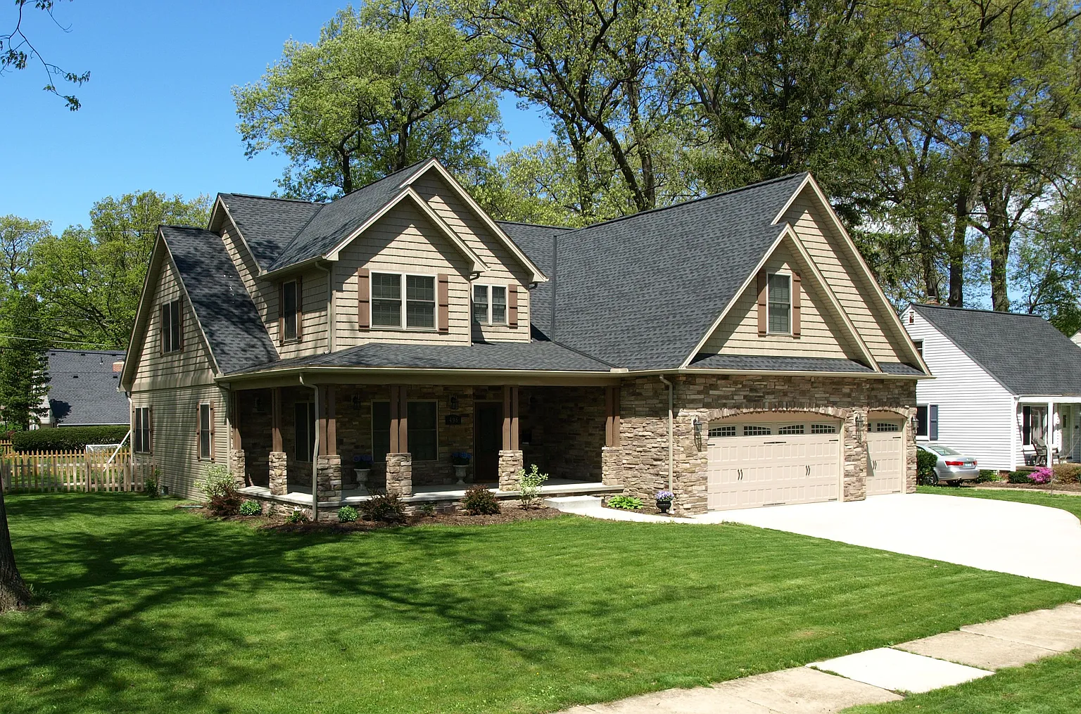 496 Juneway Dr photo 1