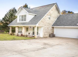 208 Section Line Rd, Leesville, LA 71446