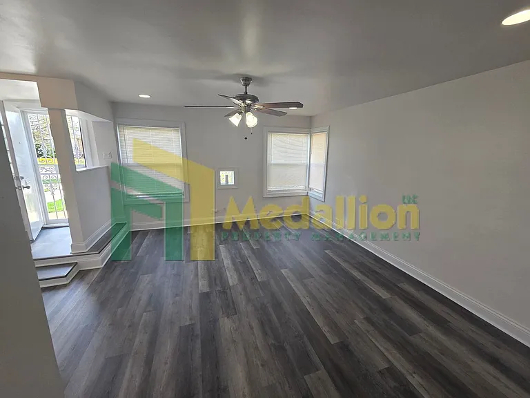 9341 S Parnell Ave — Photo 5