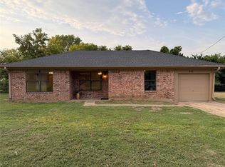 951 Van Zandt St, Paris, TX 75460