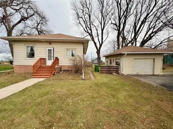 33 Main St, Round Lake, MN 56167