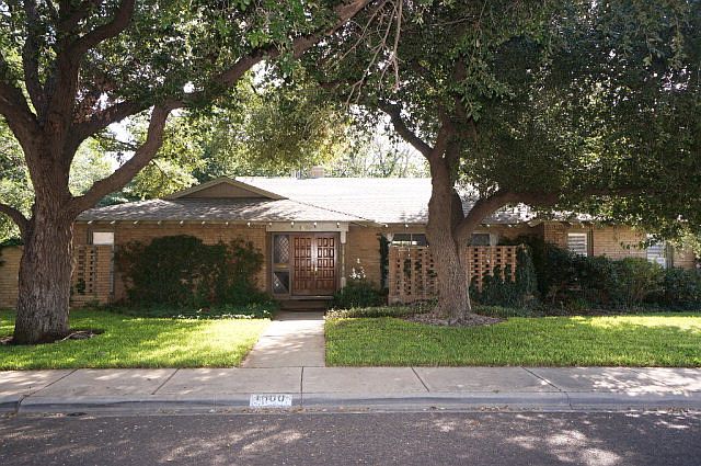 1st image of 1600 Custer Ave