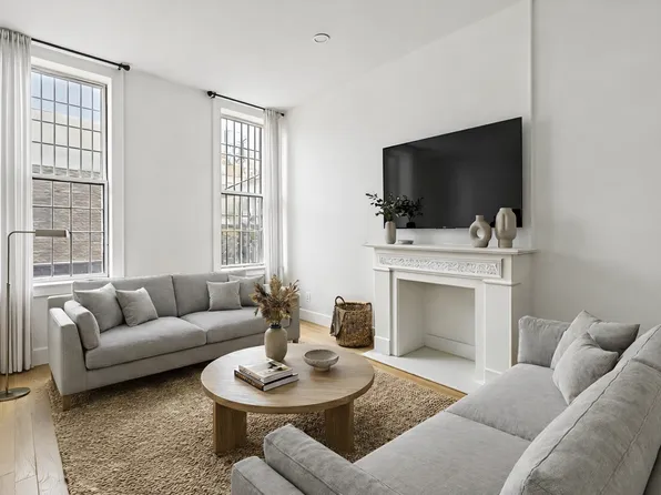 272 Smith Street image 1 of 4