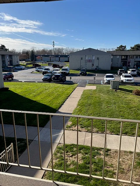 1 bed, 650 sqft, $1,200 — Photo 2