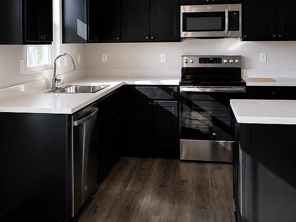 4th image of 3547 Conifer Cir