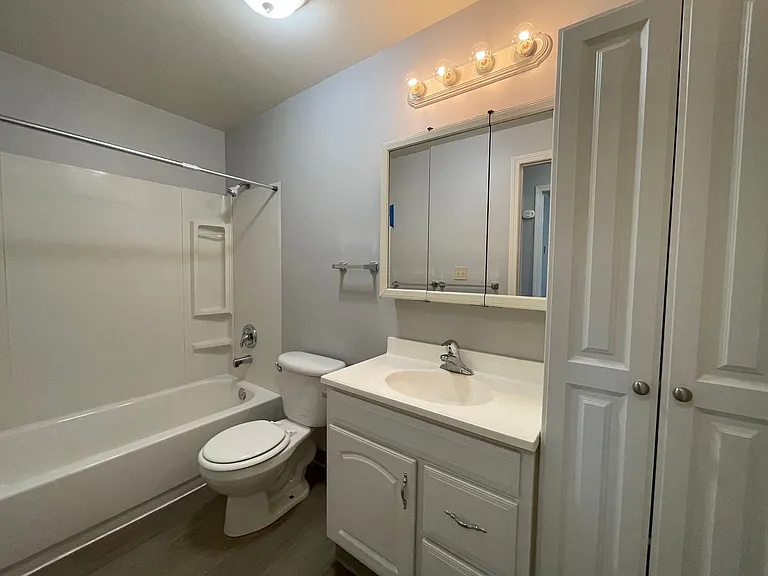 1831 E Marshall Ave — Photo 5