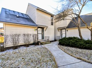 762 Chandler Rd, Gurnee, IL 60031