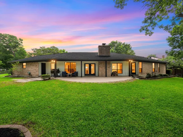 3241 Village Park Dr, Waco, TX 76708
