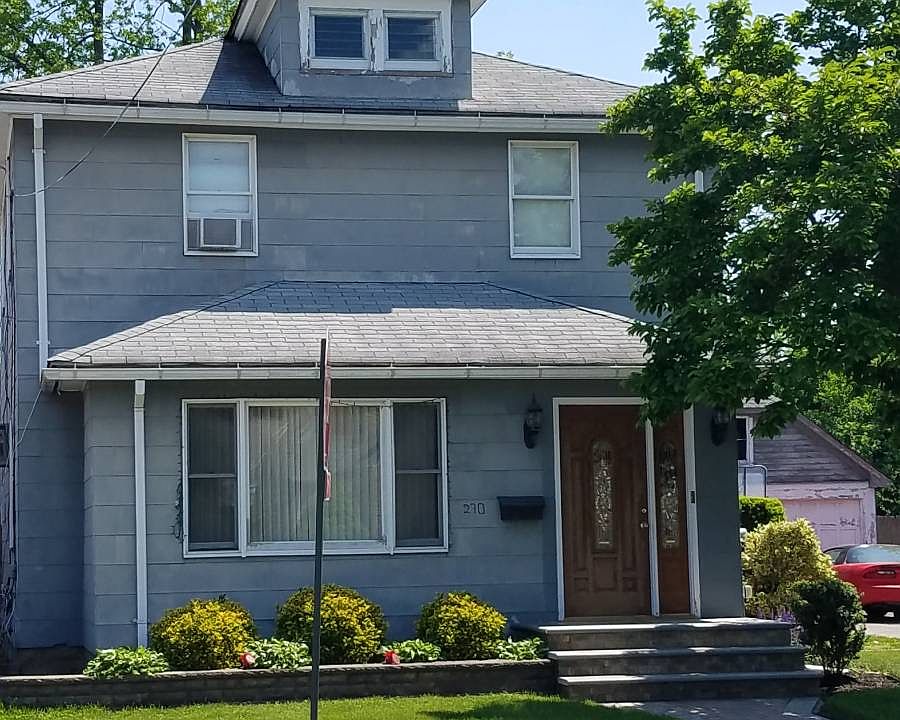 1st image of 270 Nassau St