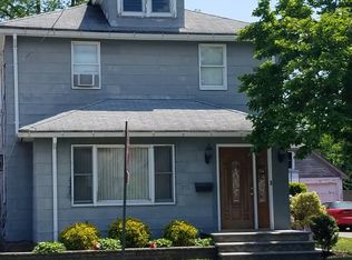 270 Nassau St, Westbury, NY 11590