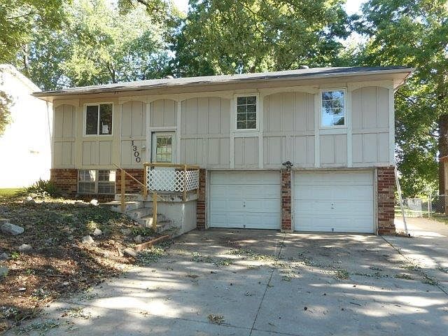 1st image of 1300 Golfview Dr