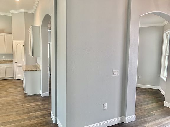5th image of 502 Americana Blvd NE