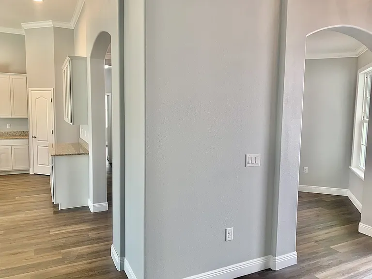 502 Americana Blvd NE — Photo 5