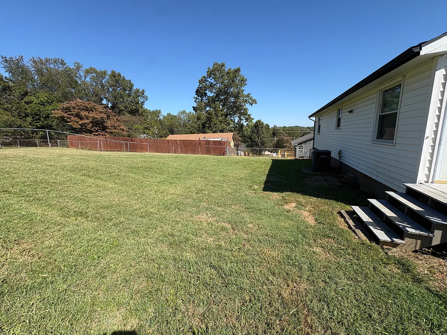 3 bed, 1008 sqft, $1,795 — Photo 3