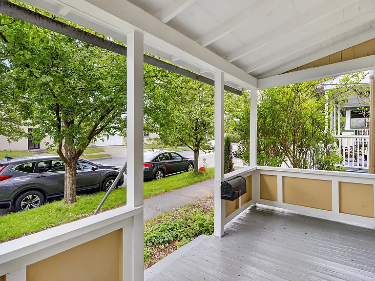 721 W Court St — Photo 12