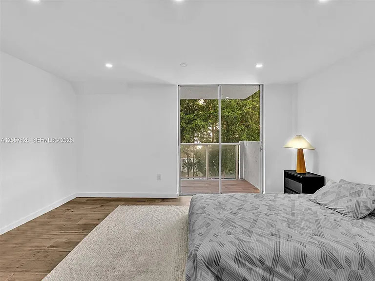 10000 W Bay Harbor Dr #201 — Photo 19