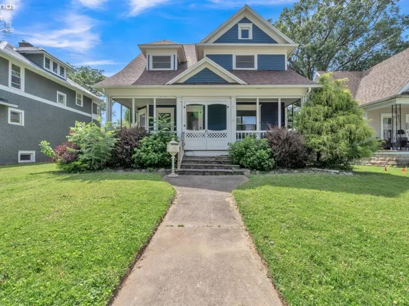 209 Euclid Ave, Bellevue, OH 44811