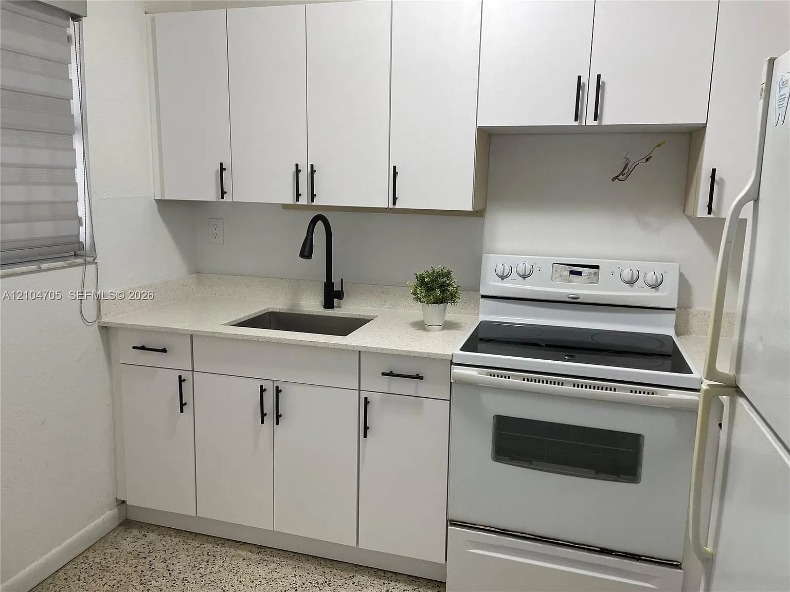 Guernica Condo — Photo 4