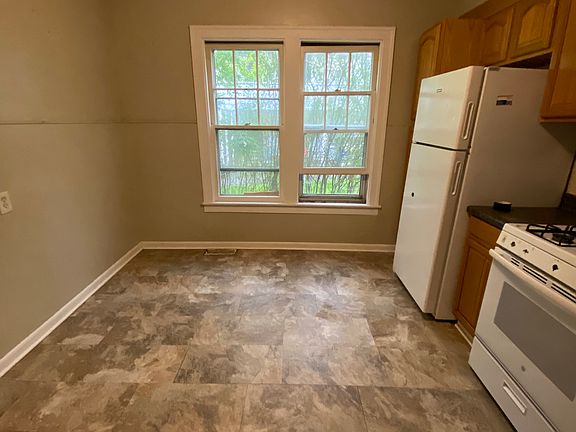 4th image of 225 Sedgwick St Floor 1
