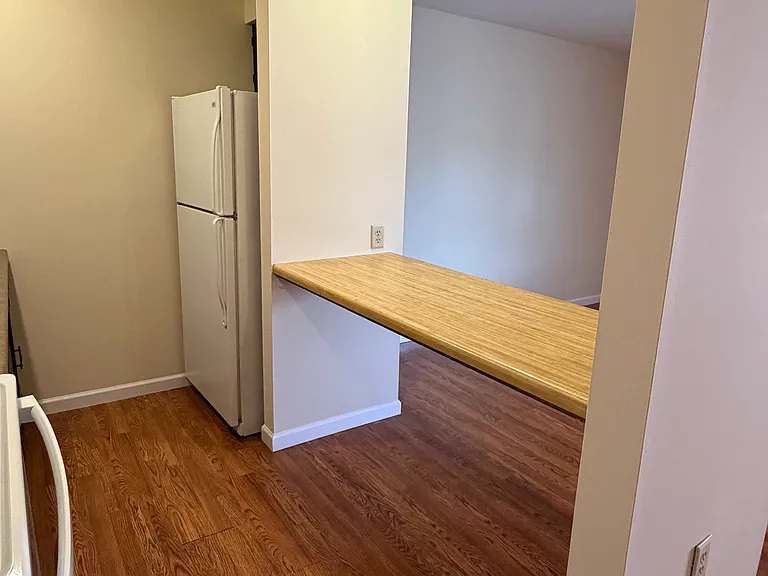 135 Grand Ave #4 — Photo 6