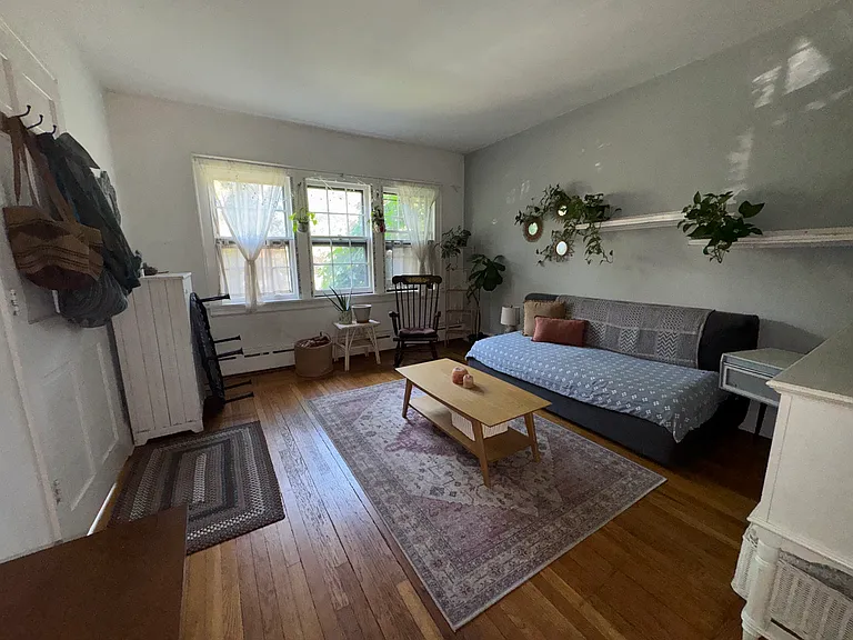 388 Burns St #1 — Photo 6