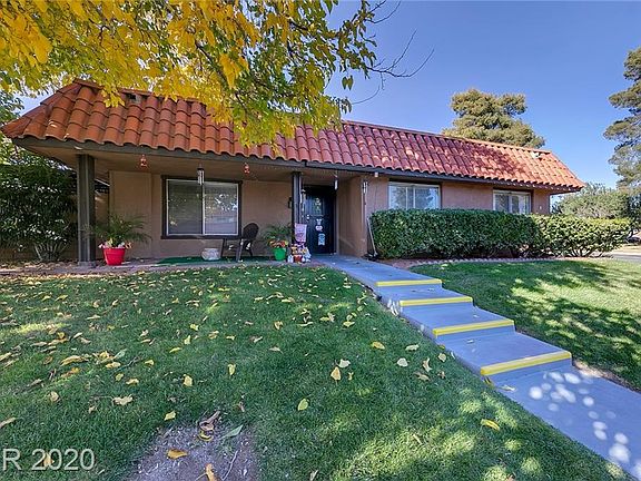 2nd image of 110 Panorama Dr Unit A