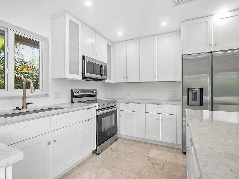 235 NW 3rd Ct