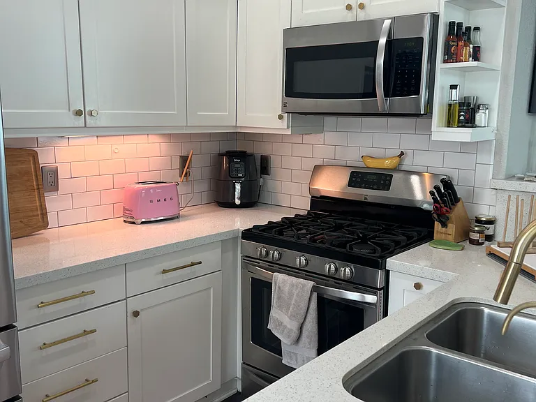 7527 Hazard Center Dr — Photo 7