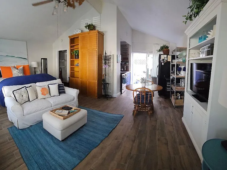 33901 Copper Lantern St #B — Photo 4