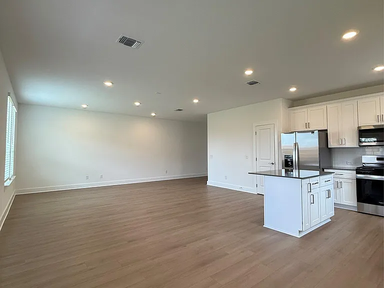 593 Tailwind Dr — Photo 21