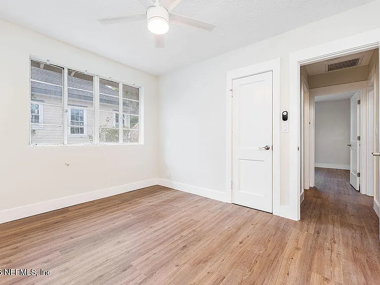 2247 Riverside Ave #6 — Photo 8