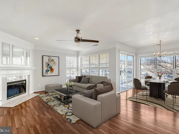 8210 Crossbrook Ct Unit 202, Lorton, VA 22079