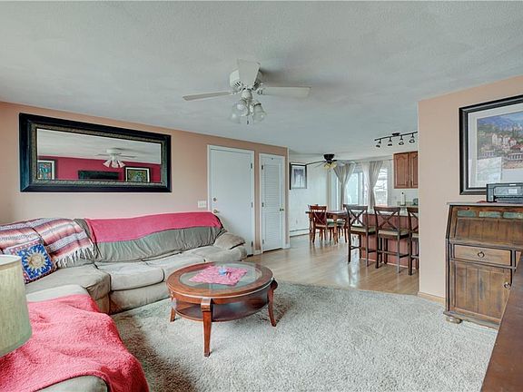 4th image of 12 Harvard St #12