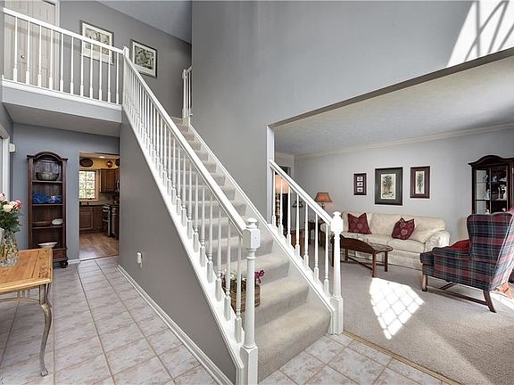 3rd image of 512 Rockwood Ct