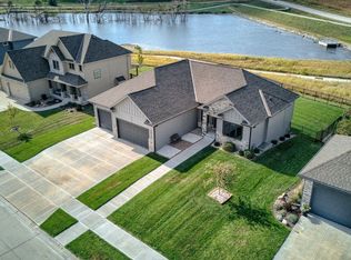 9956 S 106th St, Papillion, NE 68046