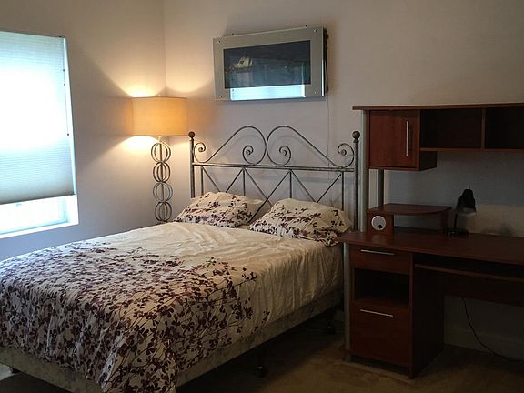 4th image of 2836 Suncrest Village Cir