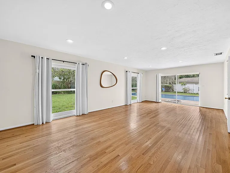 2406 Shoreham Rd — Photo 5